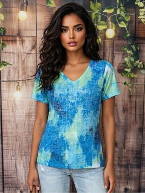 🌟W02. Stylish V-Neck Rhinestones Blue & Green Tie-Dye Top